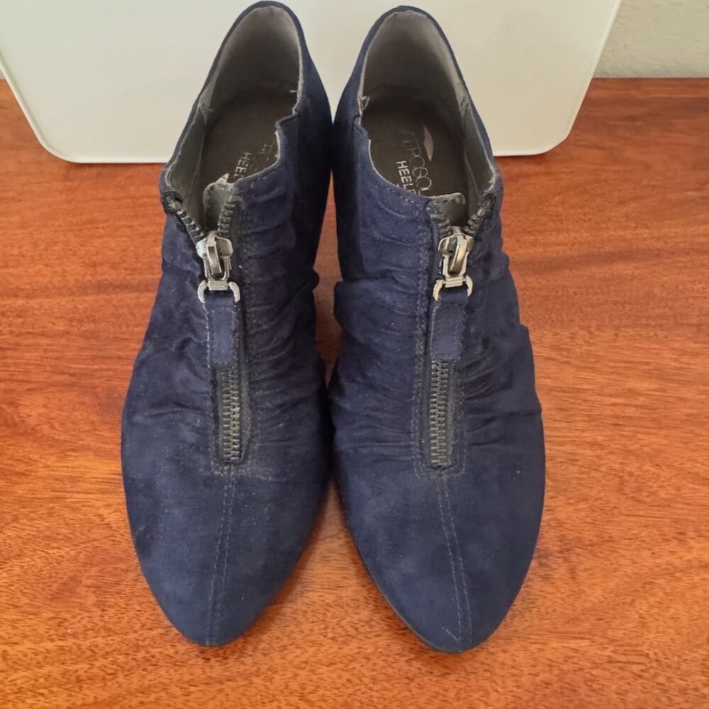 Aerosoles blue faux suede 2" heel zippered mule 8M